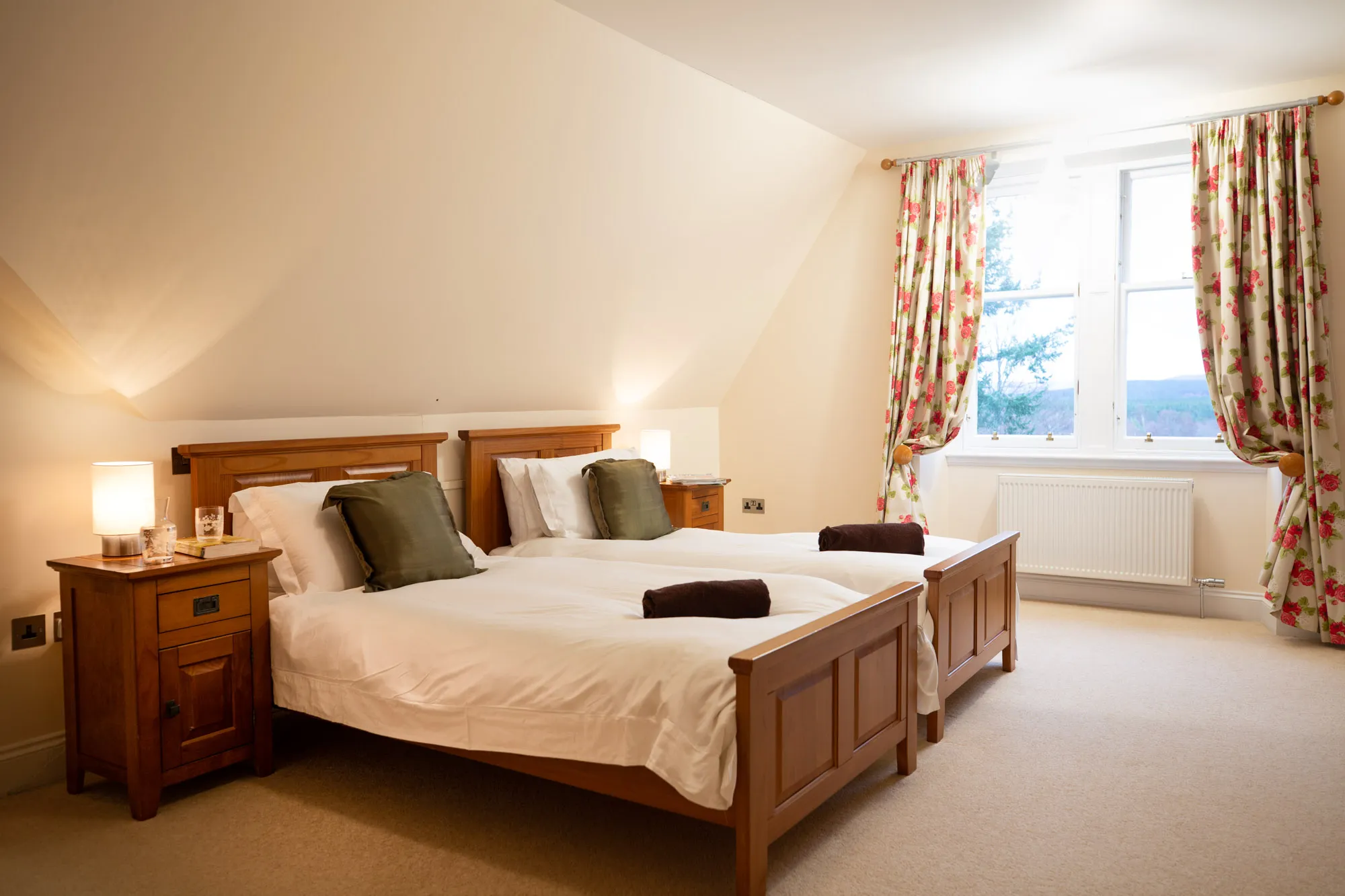 Twin bedroom