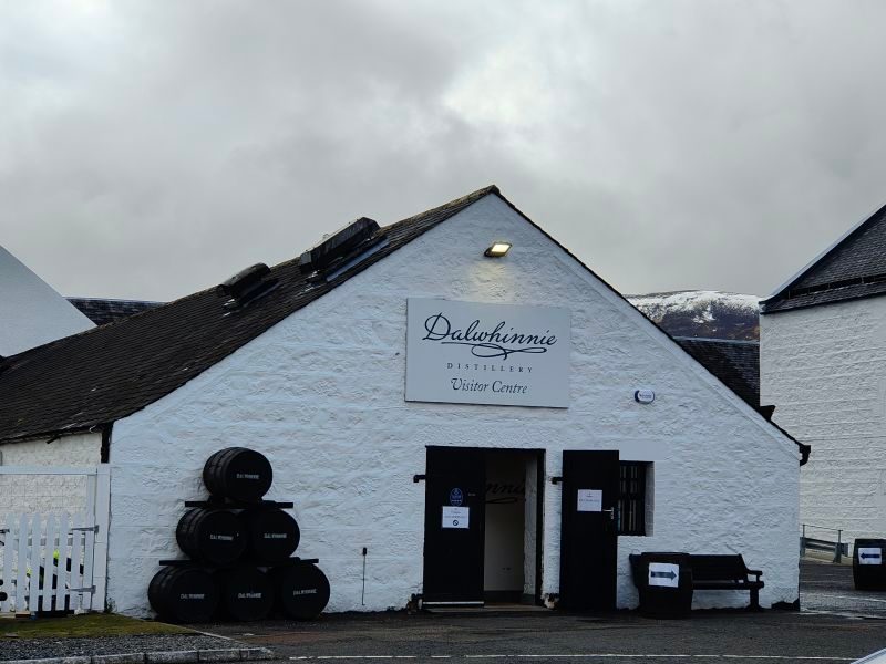 Dalwhinnie Distillery. Milton Lodge. Accommodation 