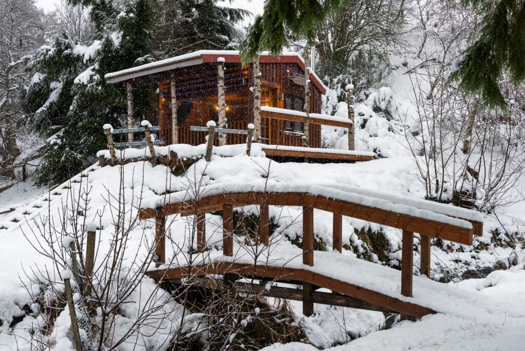 festive holiday in the Highlands: christmas activities & lodges