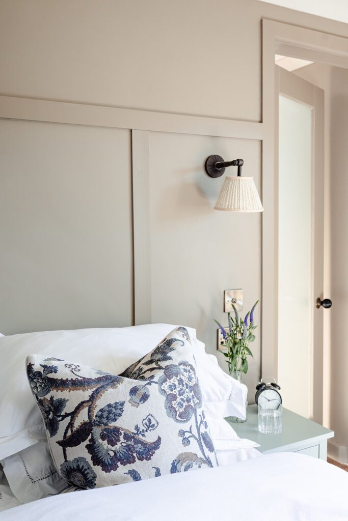 Bedroom in Fernbank Cottage